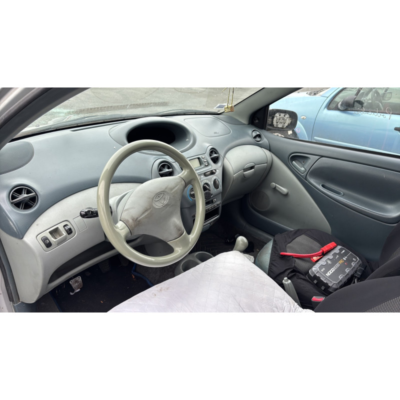 Feu arriere principal droit (feux) TOYOTA YARIS 1 Photo n°18
