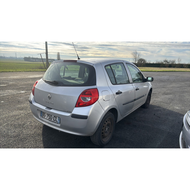 Renfort pare choc avant (traverse) RENAULT CLIO 3 Photo n°6