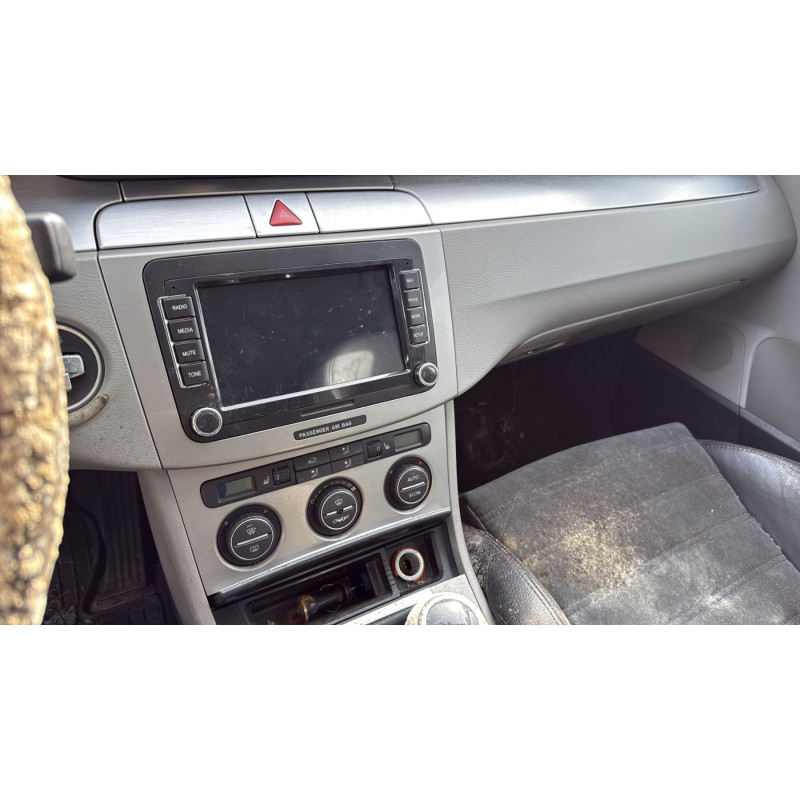 Vitre arriere gauche VOLKSWAGEN PASSAT 5 Photo n°19