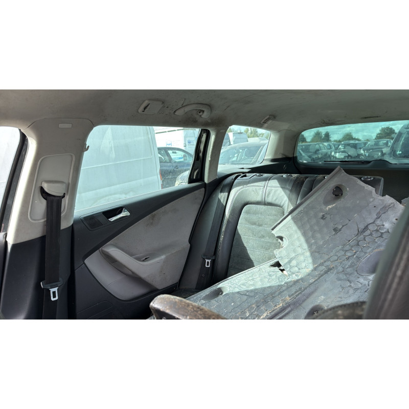 Vitre arriere gauche VOLKSWAGEN PASSAT 5 Photo n°20