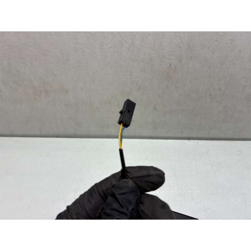 Attache ceinture avant gauche VOLKSWAGEN GOLF 5 Photo n°3