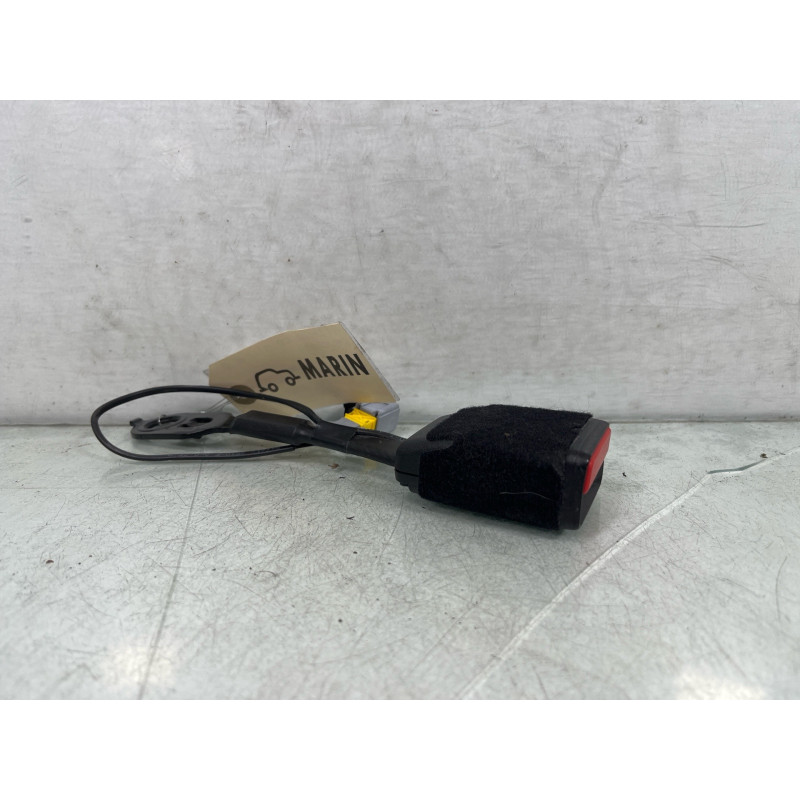 Attache ceinture avant gauche PEUGEOT 2008 1 Photo n°4