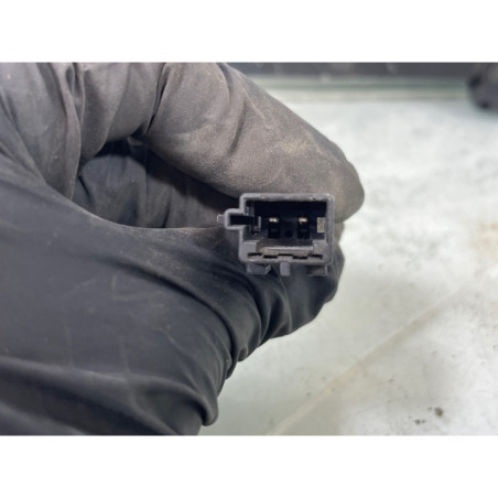 Attache ceinture avant gauche RENAULT CLIO 3 Photo n°1
