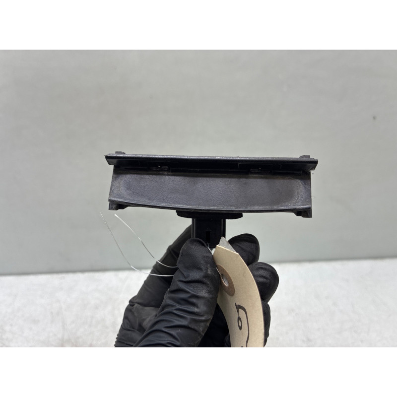 Bouton de coffre PEUGEOT 308 1 SW Photo n°3