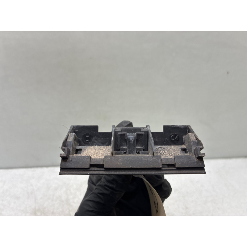 Bouton de coffre PEUGEOT 308 1 SW Photo n°4