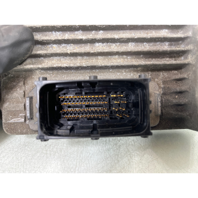 Calculateur moteur OPEL MERIVA A Photo n°1