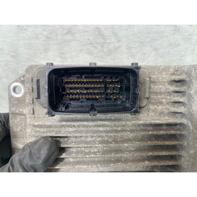 Calculateur moteur OPEL MERIVA A Photo n°4