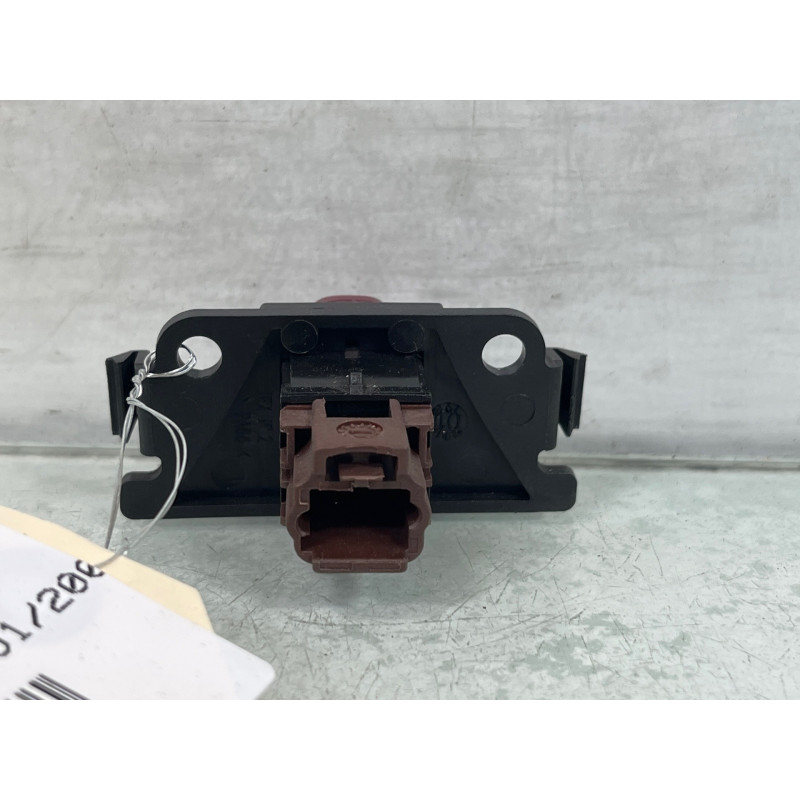 Bouton de warning PEUGEOT 307 Photo n°2