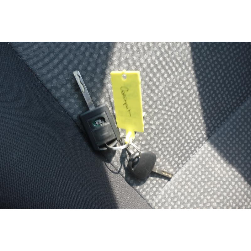 Vitre arriere droit OPEL CORSA C Photo n°14