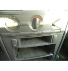 Vitre avant gauche VOLVO V 40 1