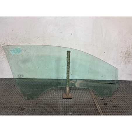 Vitre avant gauche FORD FOCUS 2
