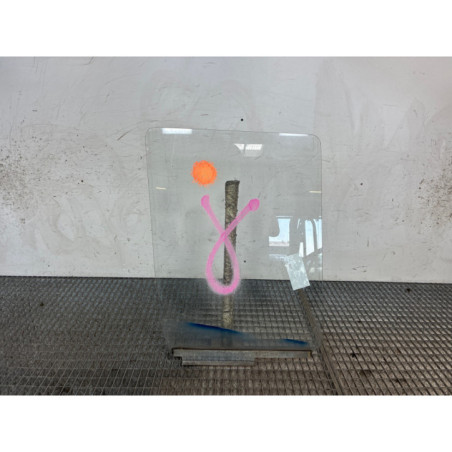 Vitre avant droit MERCEDES SERIE L 601