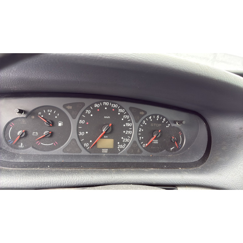 Vitre avant gauche CITROEN C5 1 Photo n°18