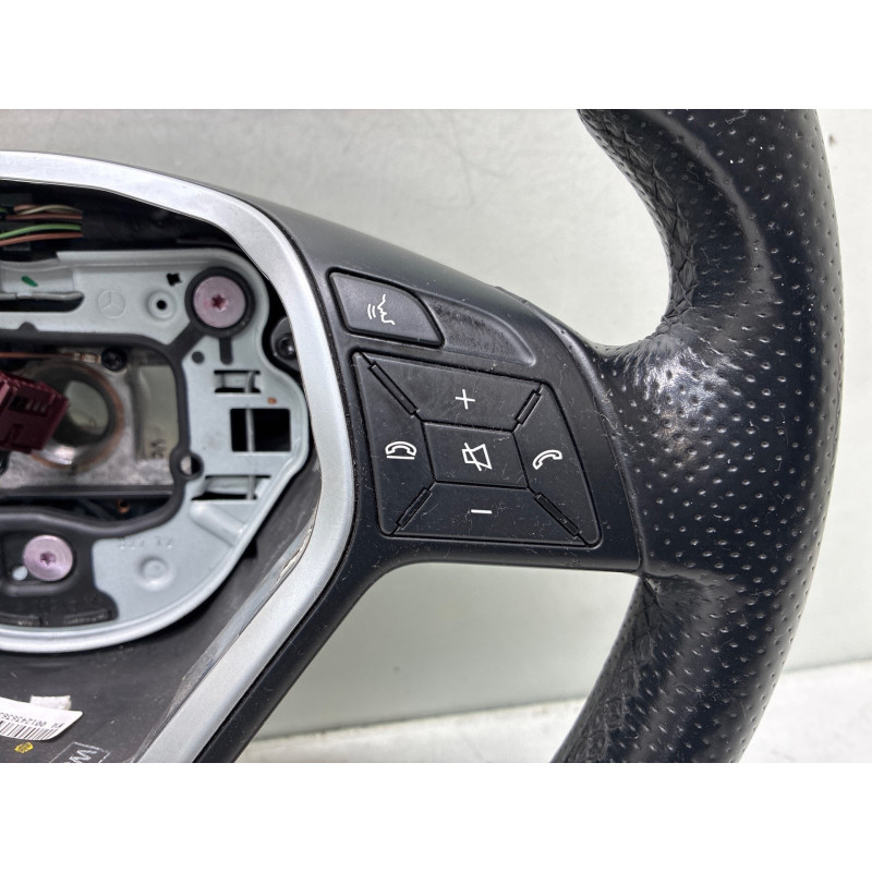 Volant MERCEDES CLASSE A 176 Photo n°4