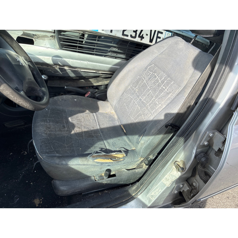 Vitre arriere gauche PEUGEOT 406 Photo n°13