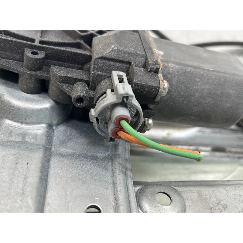 Leve vitre electrique avant droit RENAULT CLIO 3 Photo n°1