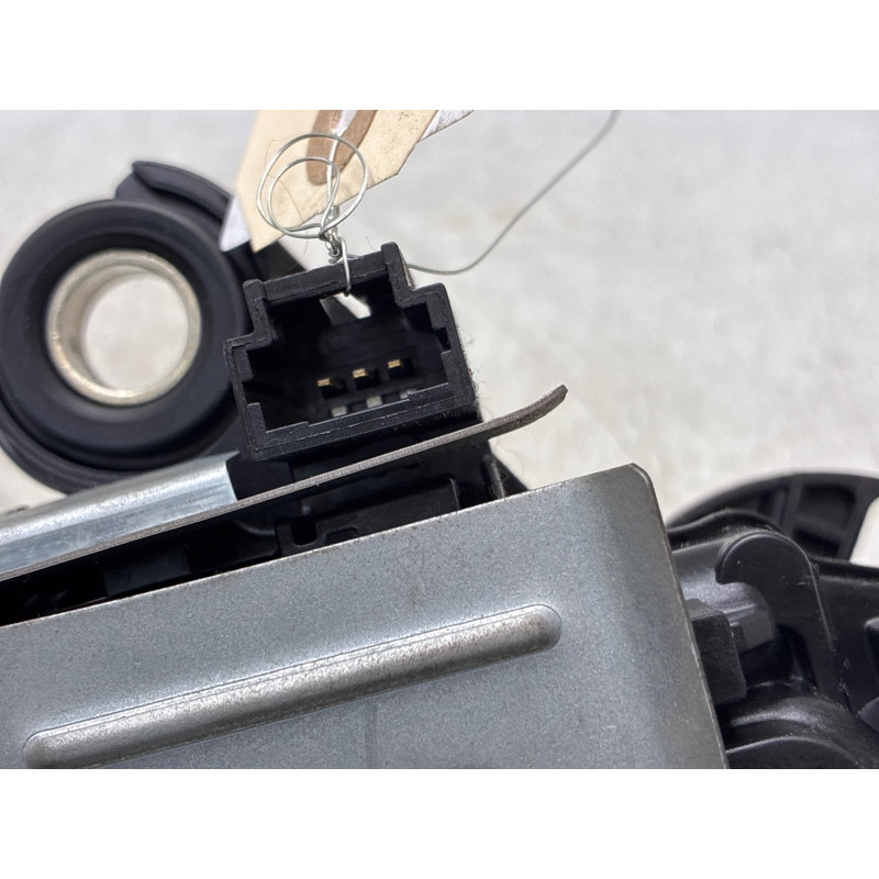 Moteur essuie glace arriere PEUGEOT 308 1 SW Photo n°3