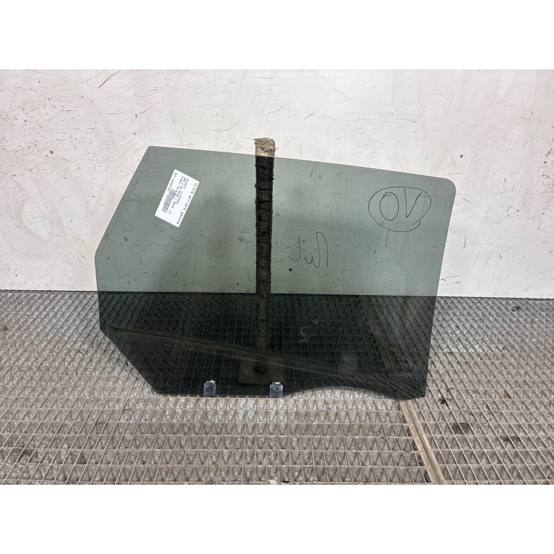 Vitre arriere gauche PEUGEOT 308 2 SW Photo n°3