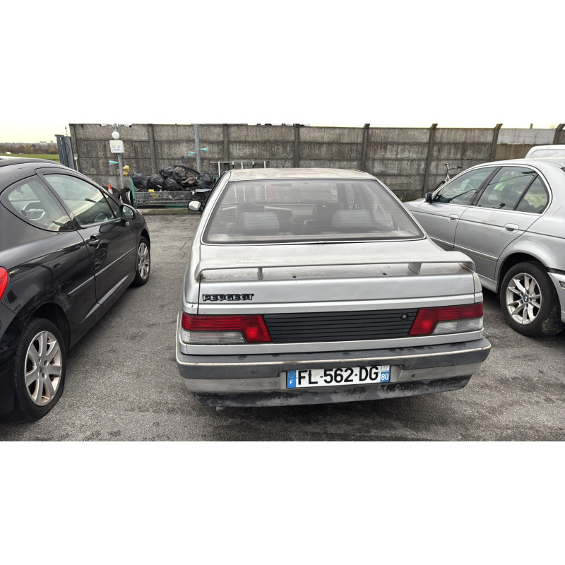 Vitre avant gauche PEUGEOT 405 Photo n°9