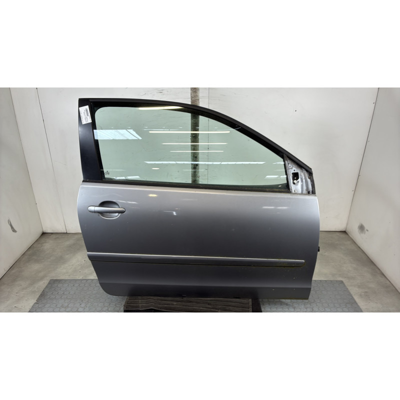 Porte avant droit VOLKSWAGEN POLO 4 Photo n°1