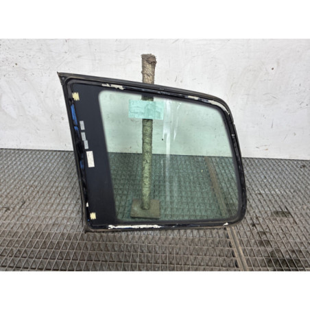 Custode arriere droit VOLKSWAGEN TOURAN 1
