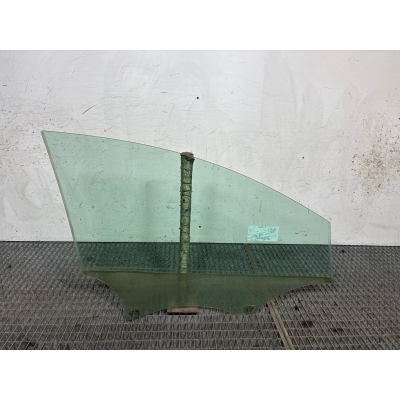Vitre avant gauche SEAT IBIZA 4 Photo n°2