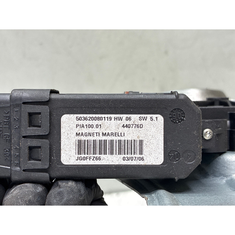 Leve vitre electrique avant gauche RENAULT CLIO 3 Photo n°9