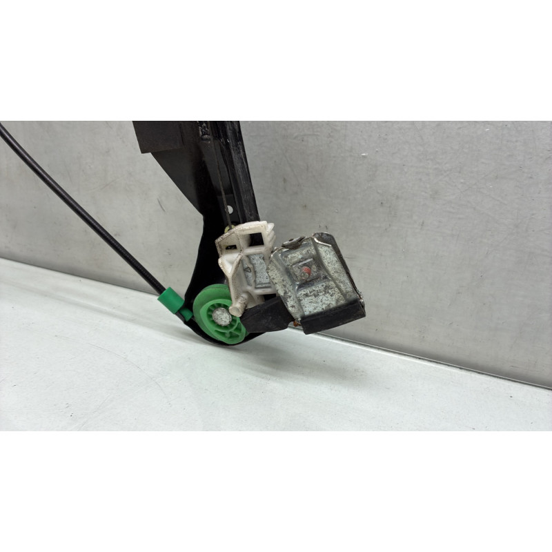 Leve vitre electrique avant gauche FORD FOCUS 1 Photo n°3