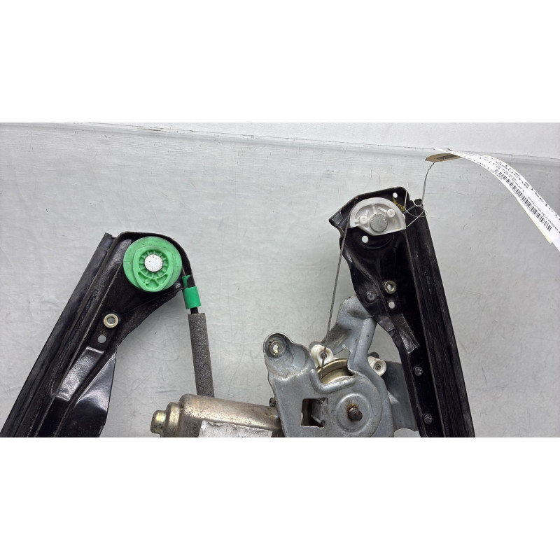 Leve vitre electrique avant gauche FORD FOCUS 1 Photo n°4