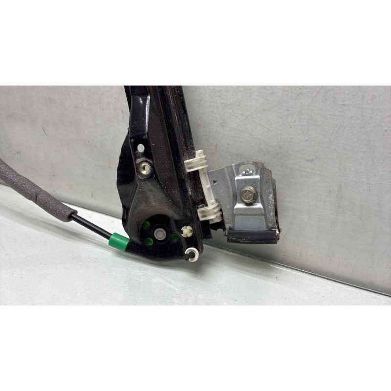 Leve vitre electrique avant gauche FORD FOCUS 1 Photo n°8