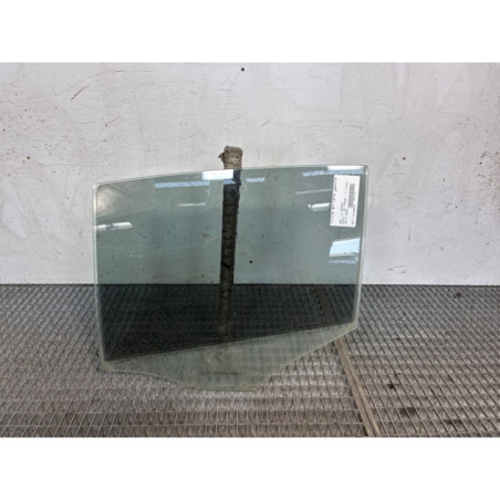 Vitre arriere gauche BMW SERIE 1 E87 Photo n°1