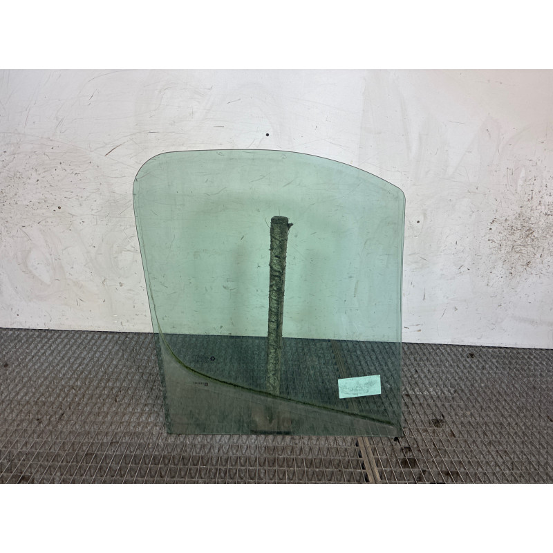 Vitre avant gauche RENAULT TRAFIC 2 Photo n°2
