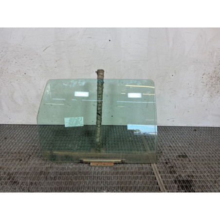 Vitre arriere droit CITROEN AX Photo n°1