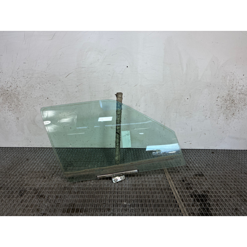 Vitre avant droit CITROEN AX Photo n°1