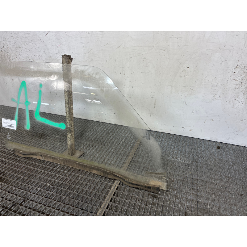 Vitre avant droit RENAULT SUPER 5 Photo n°2