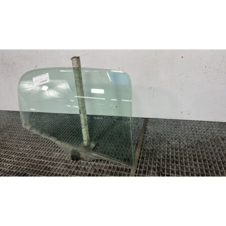 Vitre arriere droit PEUGEOT 206