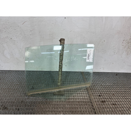 Vitre arriere gauche BMW SERIE 1 E87 Photo n°1