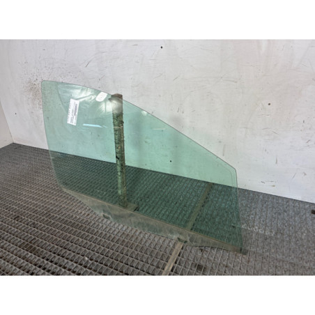 Vitre avant droit MERCEDES CLASSE B 245