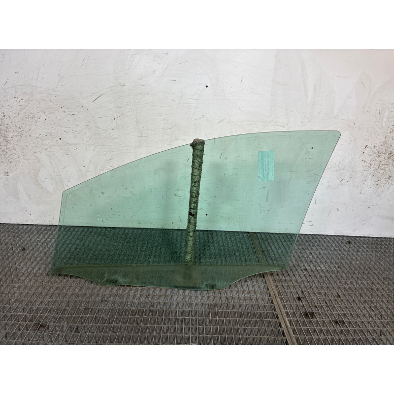 Vitre avant droit MERCEDES CLASSE B 245 Photo n°3