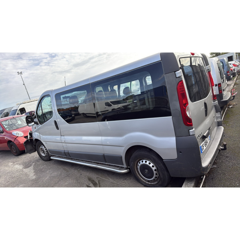 Pare choc arriere OPEL VIVARO 1 Photo n°11