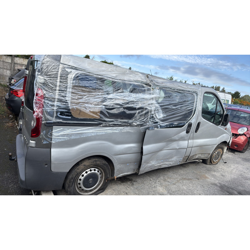 Pare choc arriere OPEL VIVARO 1 Photo n°12