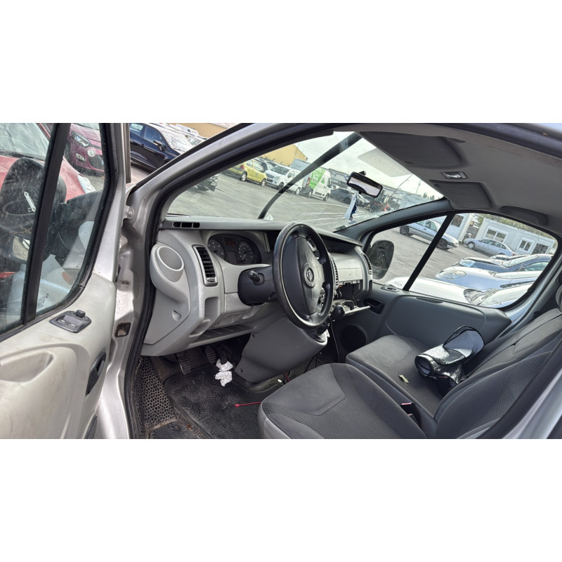 Pare choc arriere OPEL VIVARO 1 Photo n°14