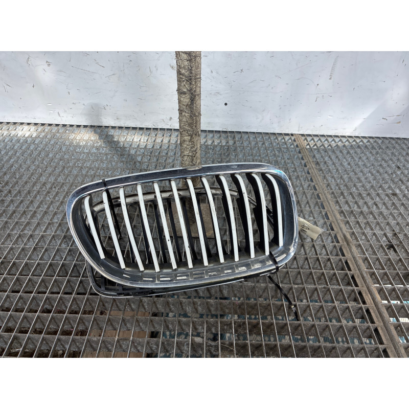 Calandre BMW SERIE 3 E90 Photo n°1