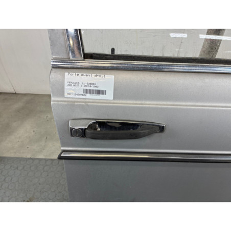Porte avant droit MERCEDES 200 W123
