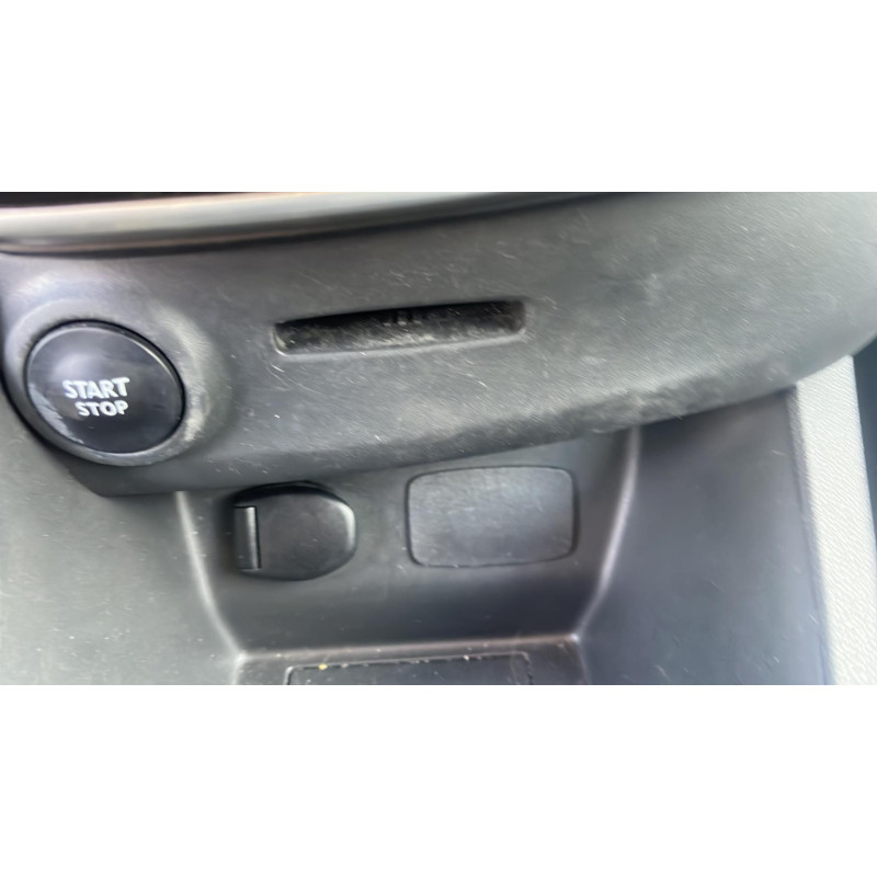 Pare choc arriere RENAULT CLIO 4 Photo n°8