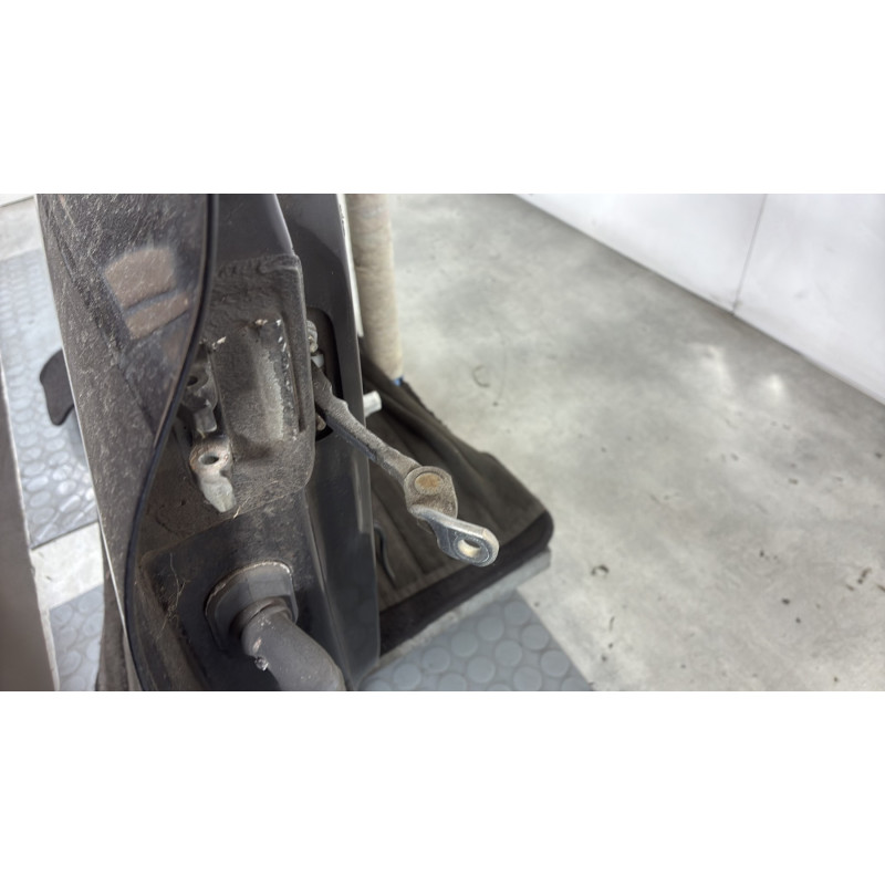 Porte avant droit RENAULT CLIO 2 CAMPUS Photo n°6