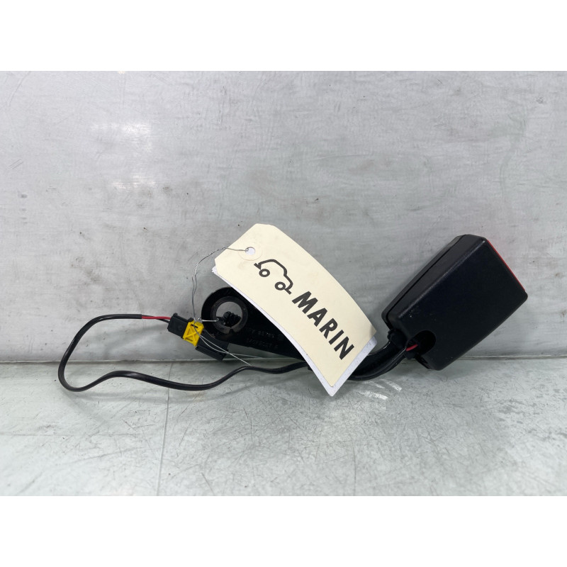 Attache ceinture arriere gauche PEUGEOT 5008 1 Photo n°4