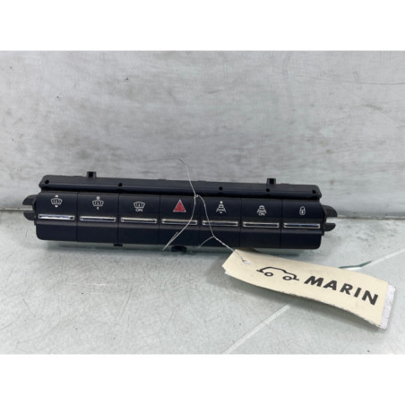 Bouton de warning PEUGEOT 5008 1