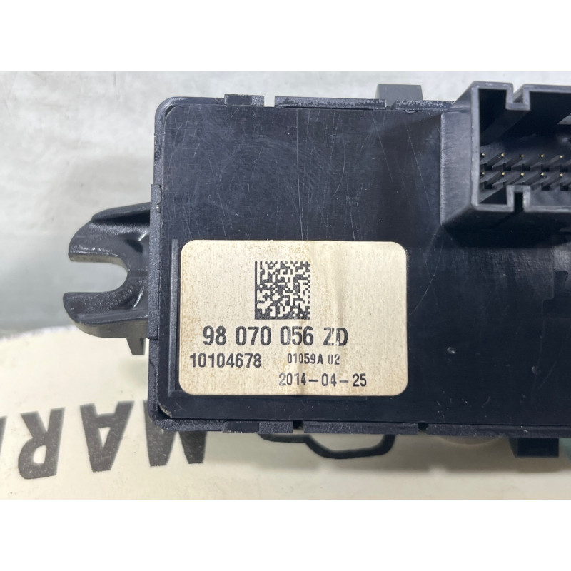 Bouton de warning PEUGEOT 5008 1 Photo n°4
