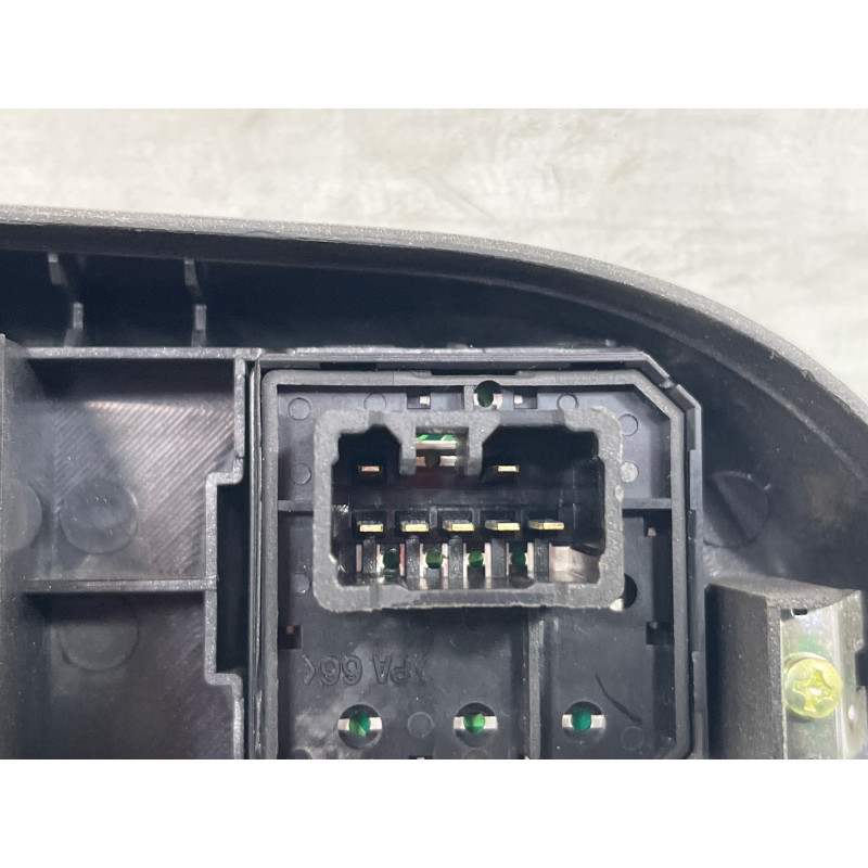 Interrupteur de leve vitre avant gauche HYUNDAI GETZ Photo n°3